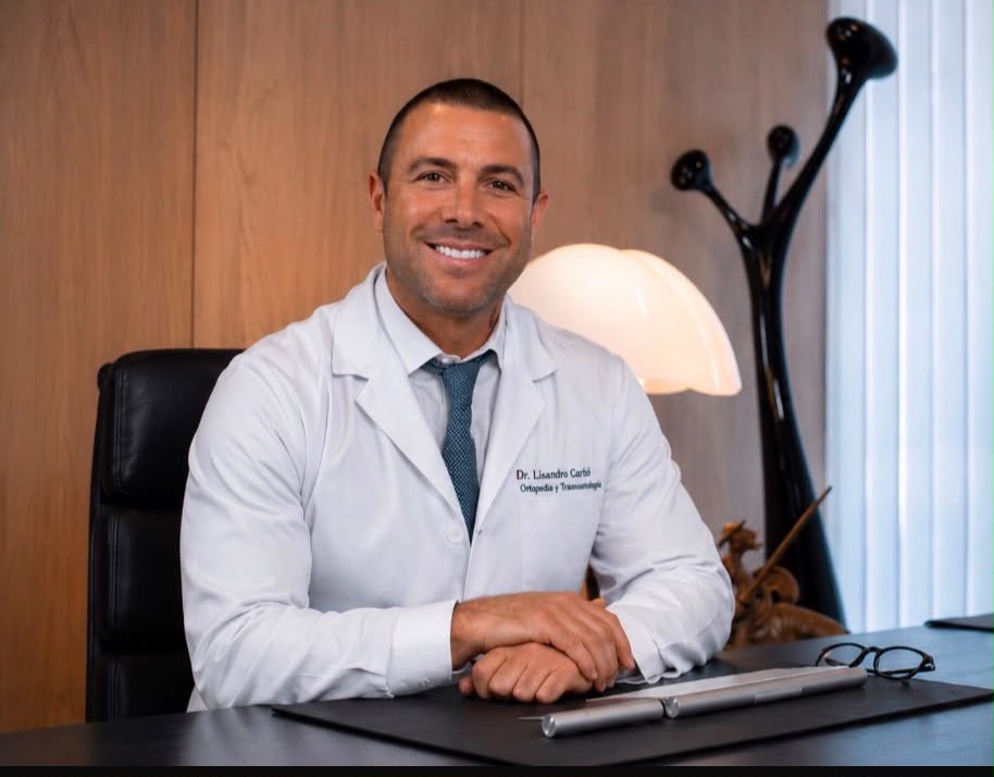 Dr. Lisandro Carbó